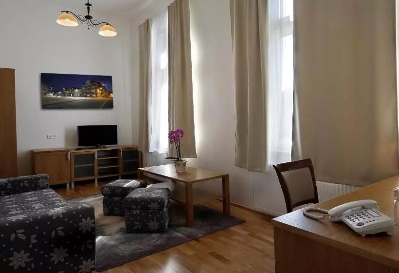 ホテル Pod Zeleným Dubem