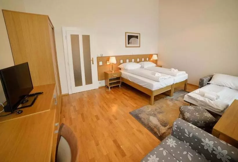 ホテル Pod Zeleným Dubem