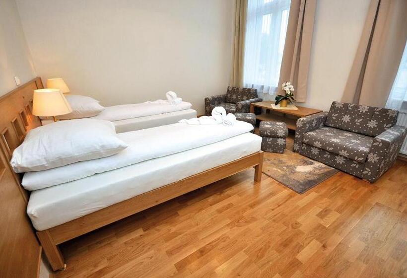 فندق Pod Zeleným Dubem