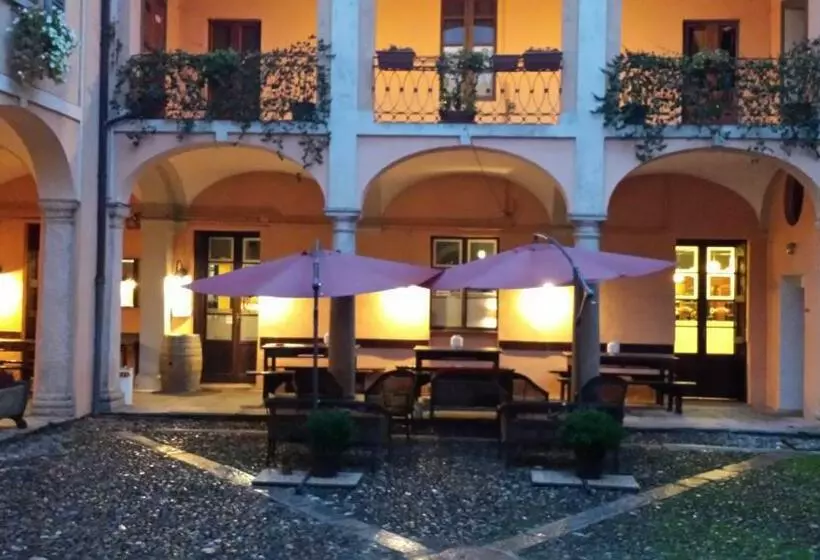 Majatalo Archi E Colonne