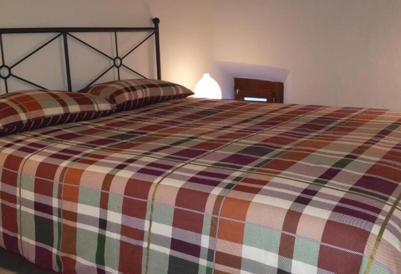 پانسیون Archi E Colonne