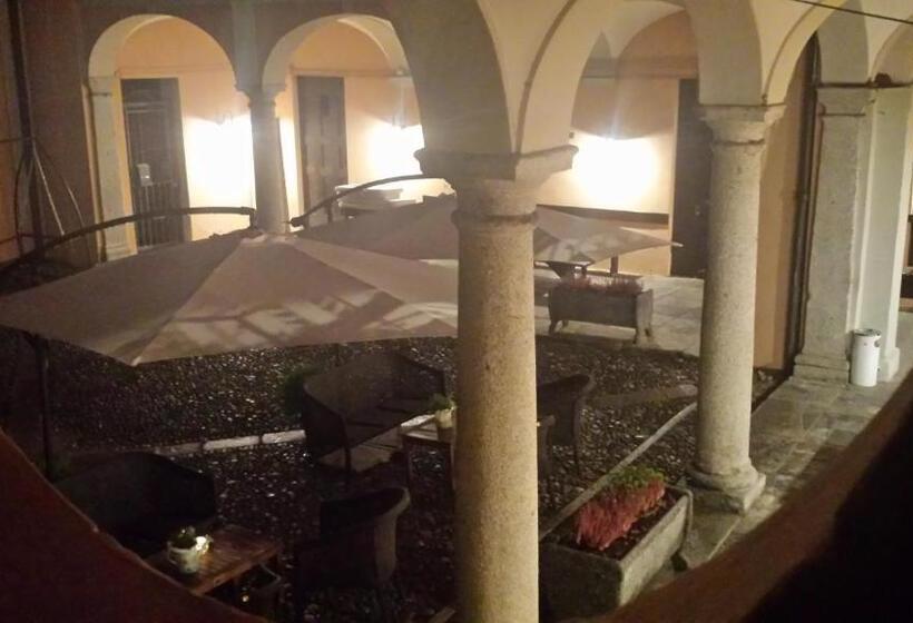 پانسیون Archi E Colonne