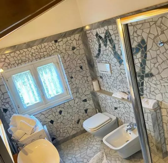 تختخواب و صبحانه Cà Donzella