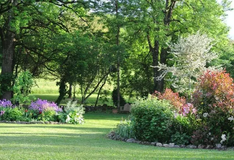 ベッドアンドブレックファースト Chambre D Hôtes Au Jardin De La Bachellerie