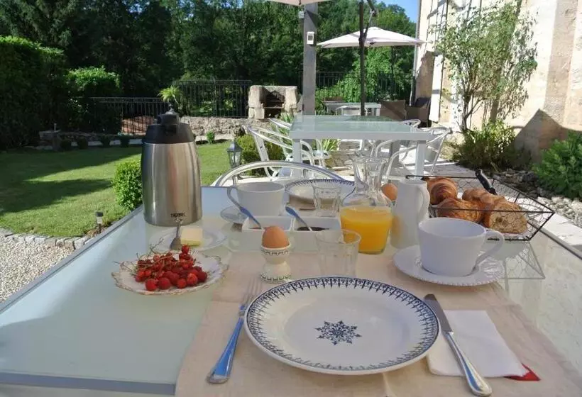 ベッドアンドブレックファースト Chambre D Hôtes Au Jardin De La Bachellerie