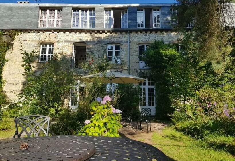 بنسيون Manoir Du Tertre Au Coeur De La Forêt De Brocéliande