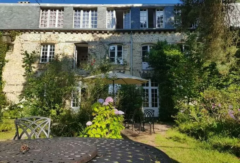 ペンション Manoir Du Tertre Au Coeur De La Forêt De Brocéliande