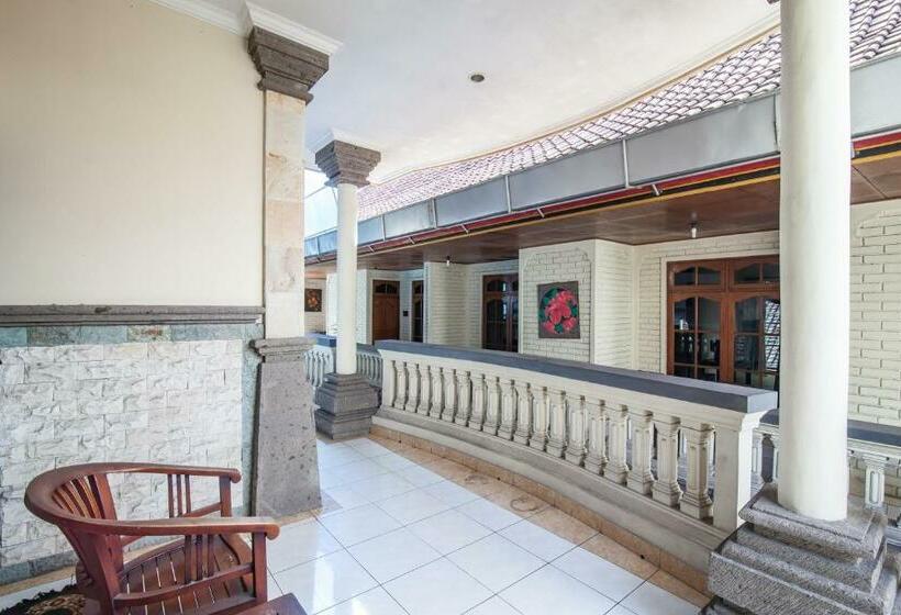 Panzió Lori Beach Inn