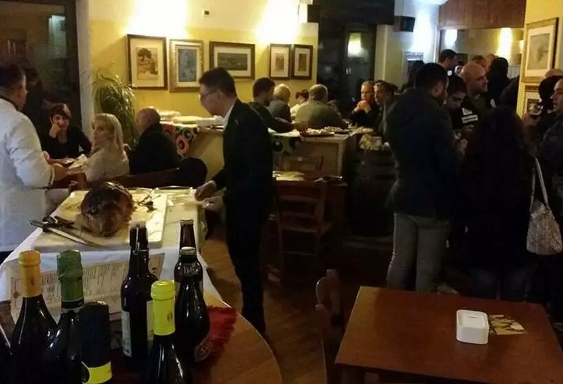 ペンション Managheri Wine Bar