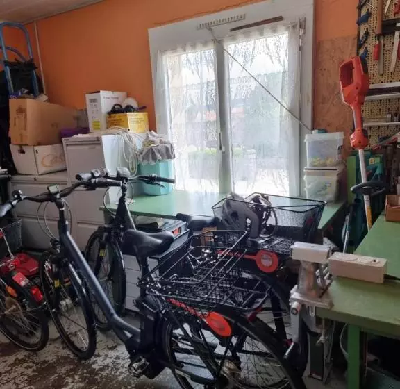 ベッドアンドブレックファースト Bnb Tuileries