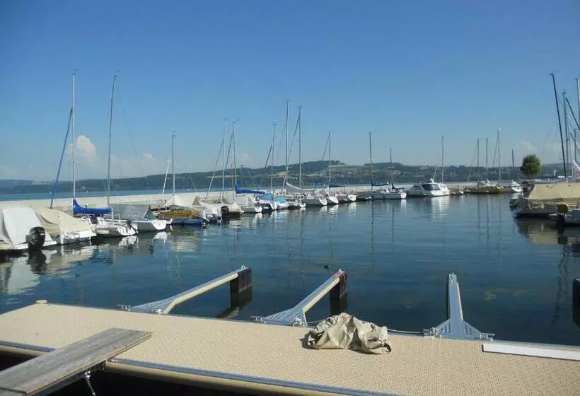 ベッドアンドブレックファースト Bnb Tuileries