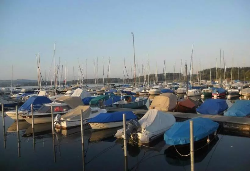 ベッドアンドブレックファースト Bnb Tuileries