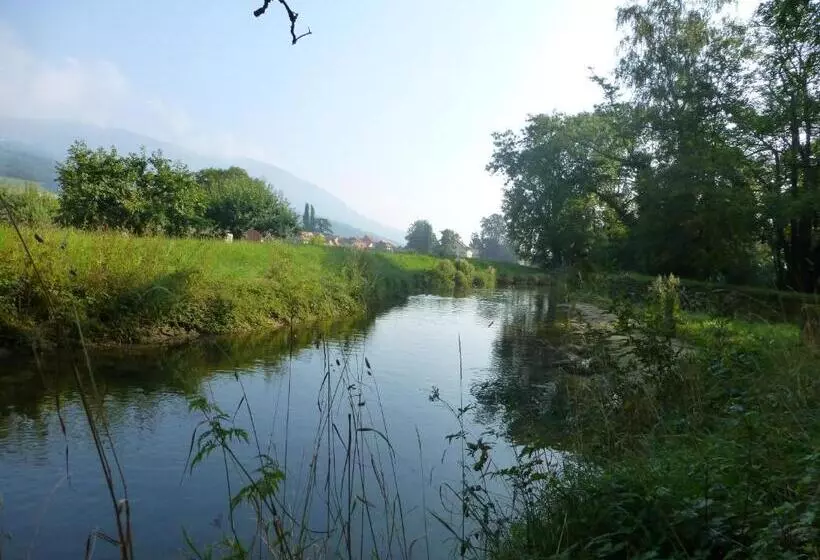 ベッドアンドブレックファースト Bnb Tuileries