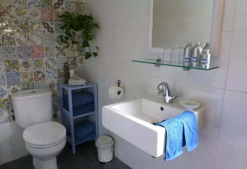 Aamiaismajoitus (B&B) River Ebro Holidays