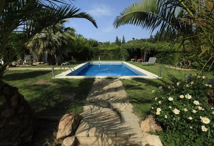 Aamiaismajoitus (B&B) River Ebro Holidays