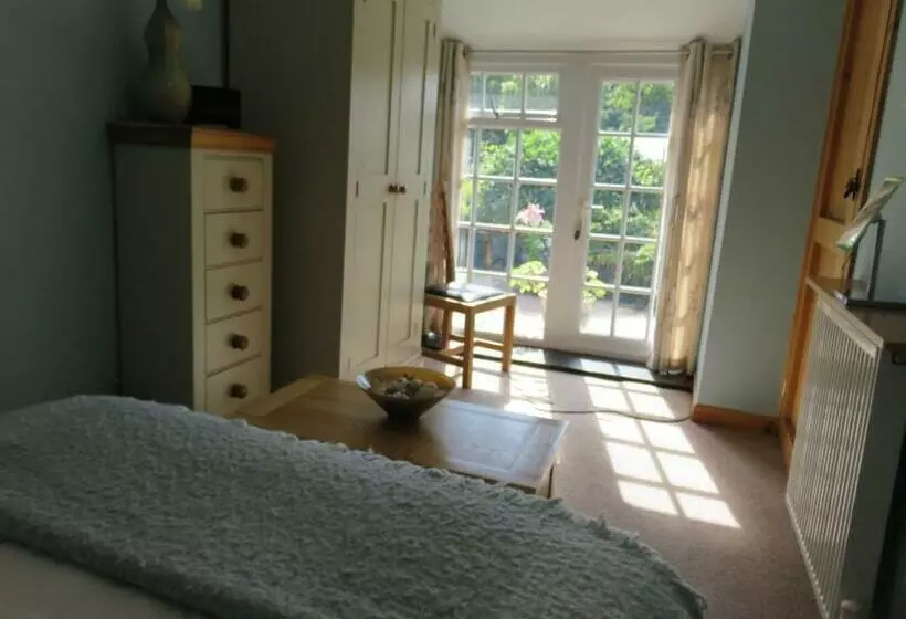 Garth Engan Private Self Contained B&b With Garden Area