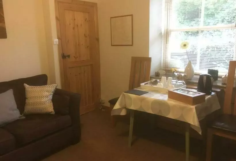 Garth Engan Private Self Contained B&b With Garden Area