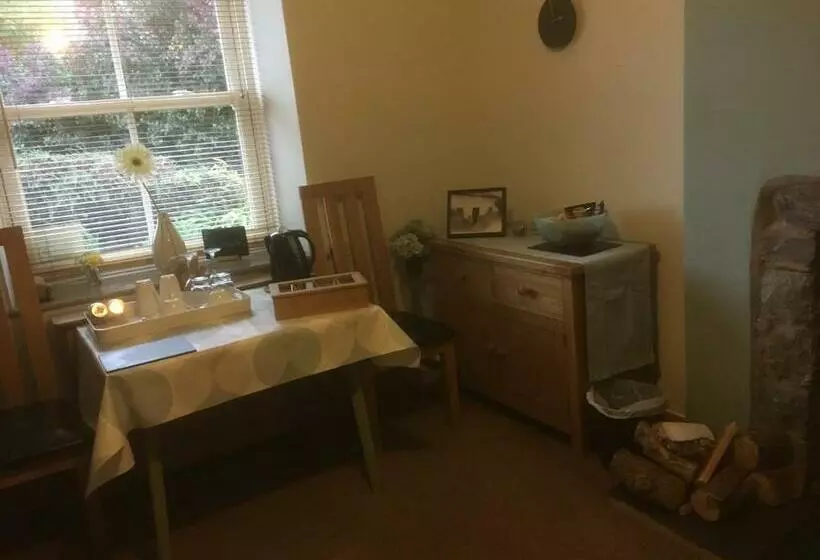 Garth Engan Private Self Contained B&b With Garden Area