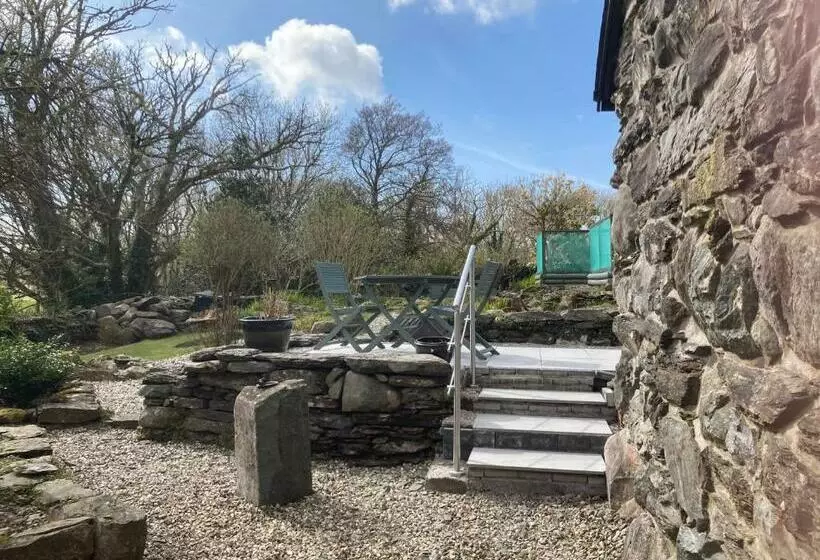 Garth Engan Private Self Contained B&b With Garden Area