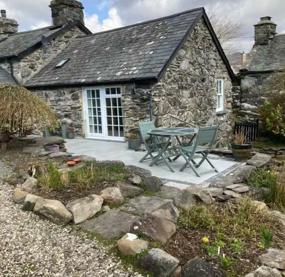 Garth Engan Private Self Contained B&b With Garden Area