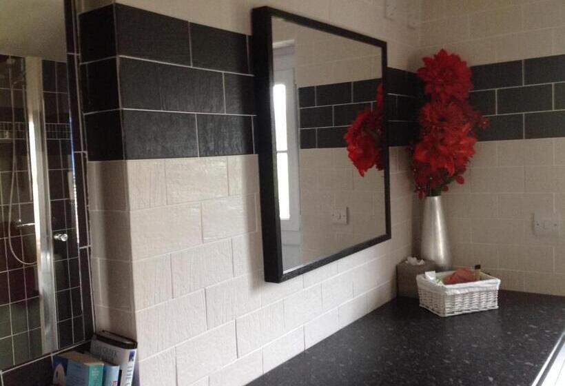 Garth Engan Private Self Contained B&b With Garden Area