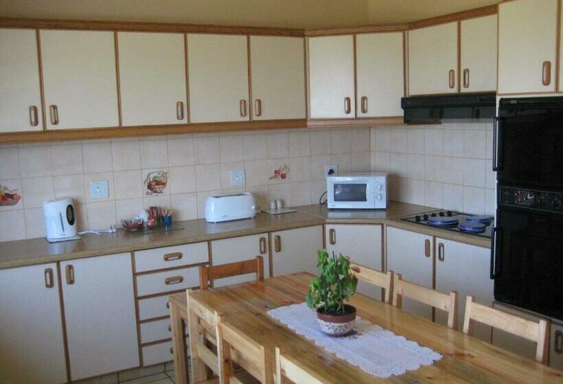 بنسيون Dolphins View Self Catering Guesthouse