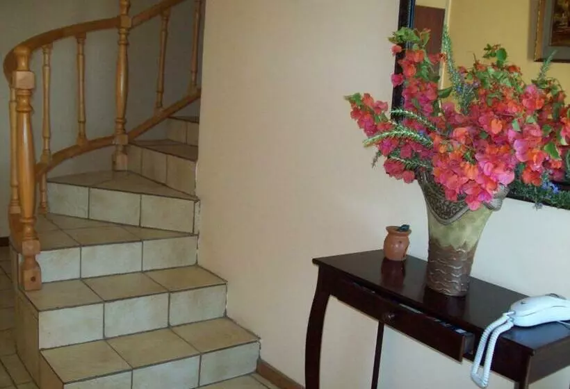 Majatalo Dolphins View Self Catering Guesthouse