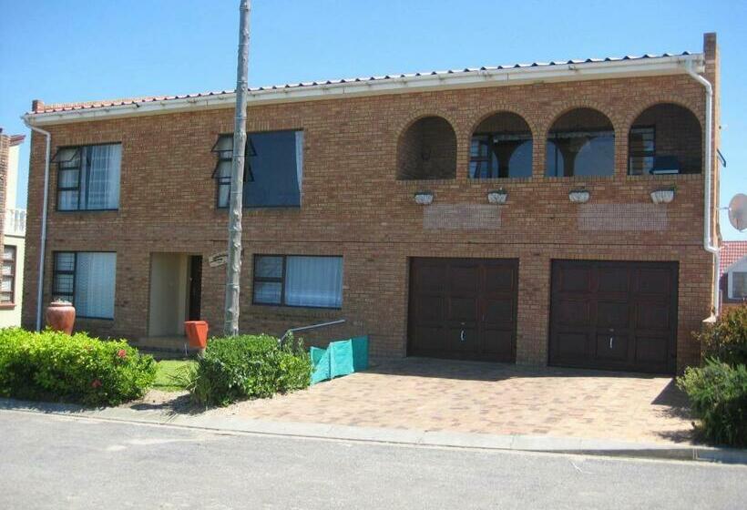 بنسيون Dolphins View Self Catering Guesthouse