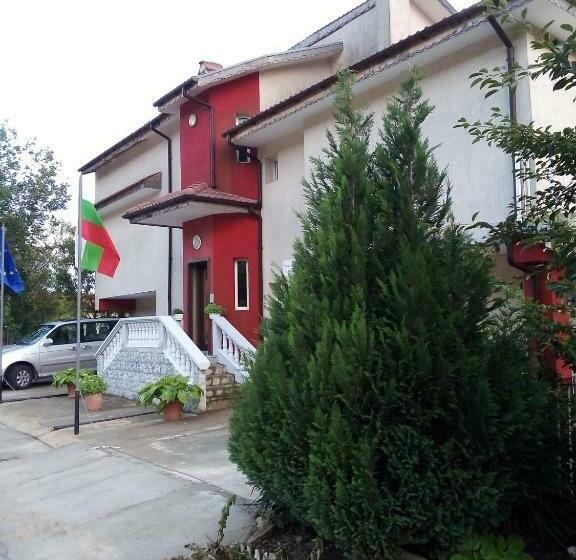 פנסיון Villa Sunny Hill