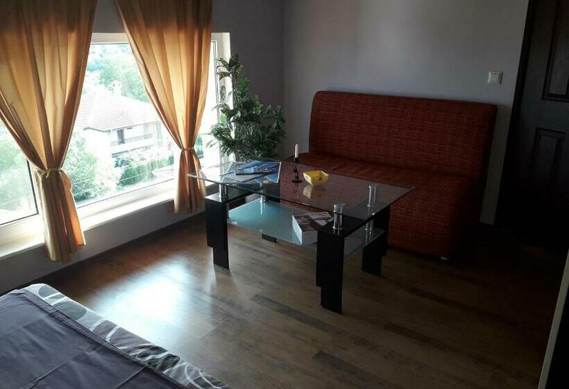 פנסיון Villa Sunny Hill