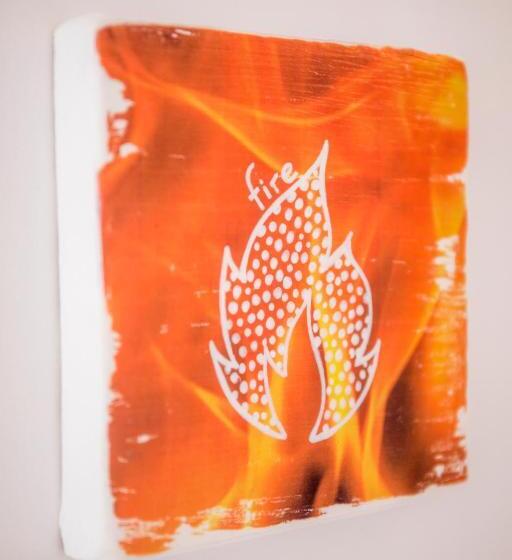 تختخواب و صبحانه Blue Door Lagos