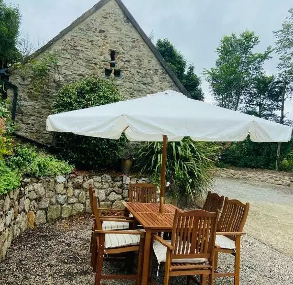 تختخواب و صبحانه Ferry House Holidays