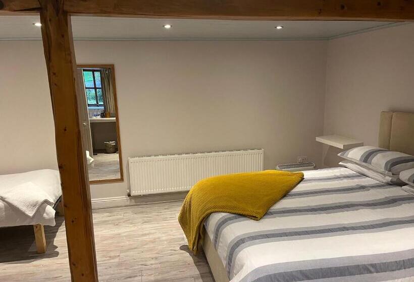 مبيت وإفطار Ferry House Holidays