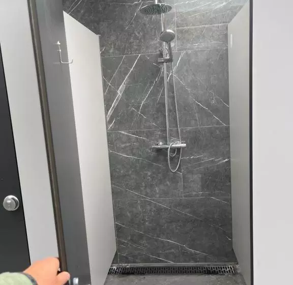 تختخواب و صبحانه Ferry House Holidays