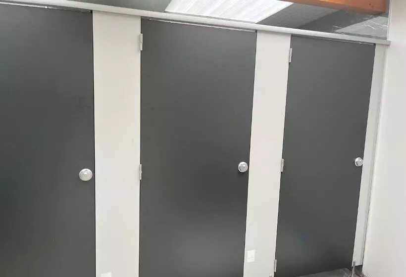 تختخواب و صبحانه Ferry House Holidays