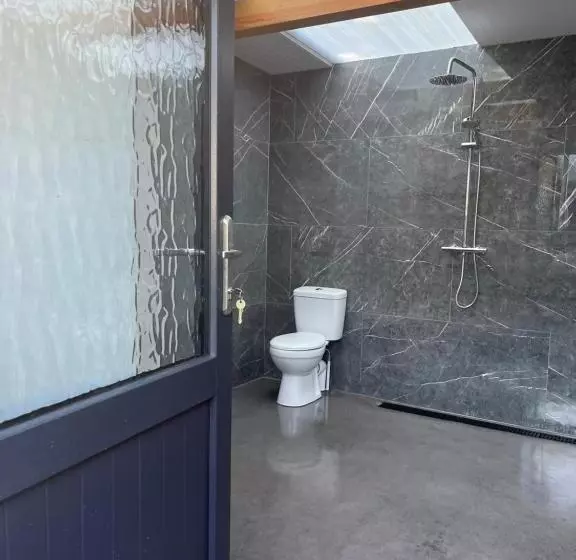 تختخواب و صبحانه Ferry House Holidays