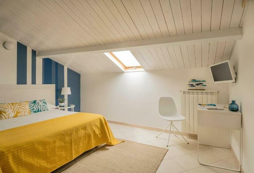 Civico 64 Bed & Breakfast In Mansarda