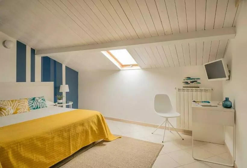 Civico 64 Bed & Breakfast In Mansarda