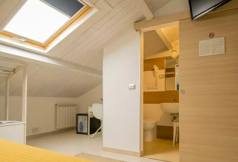 Civico 64 Bed & Breakfast In Mansarda