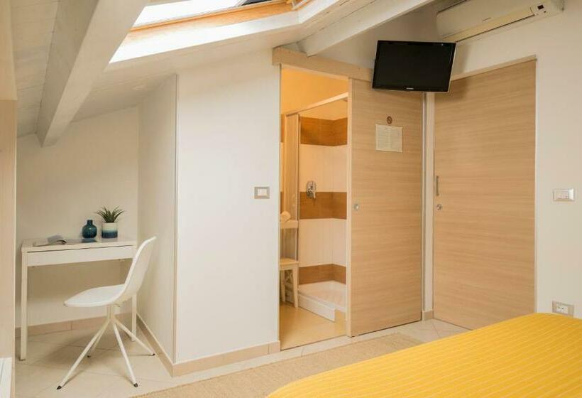 Civico 64 Bed & Breakfast In Mansarda