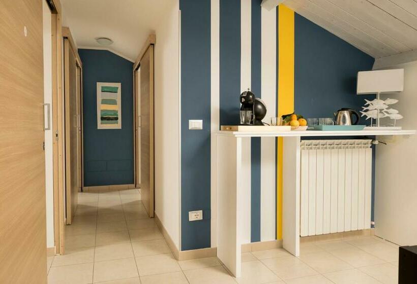 Civico 64 Bed & Breakfast In Mansarda