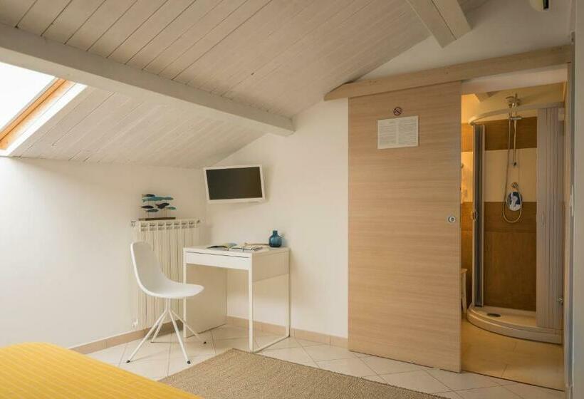 Civico 64 Bed & Breakfast In Mansarda