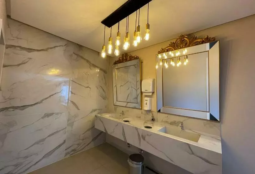 Majatalo Pousada Serra & Jardim