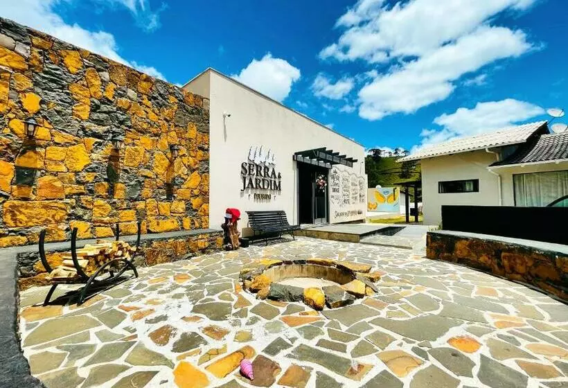 Majatalo Pousada Serra & Jardim
