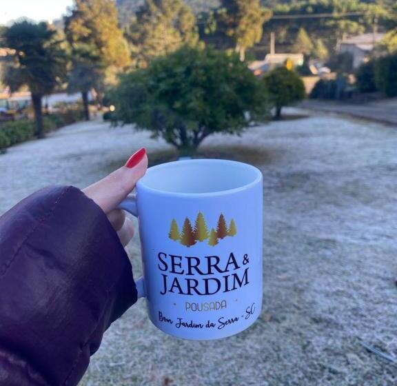 ペンション Pousada Serra & Jardim