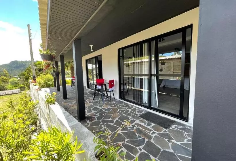 Majatalo Pousada Serra & Jardim