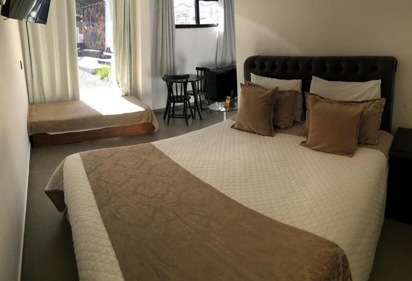 ペンション Pousada Serra & Jardim