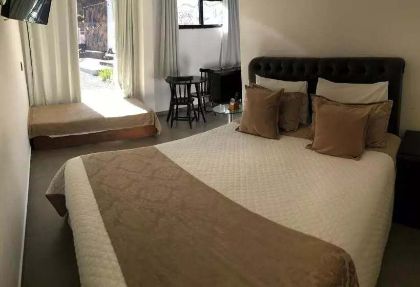 Majatalo Pousada Serra & Jardim