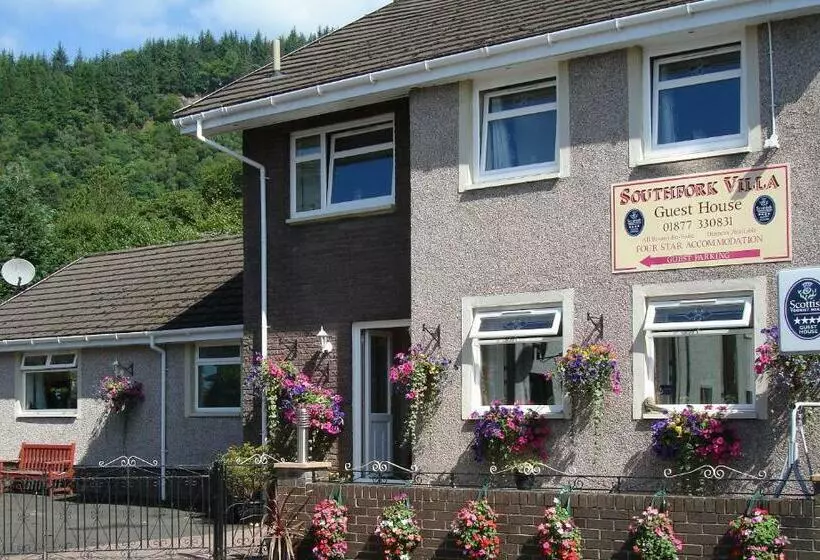 Majatalo Southfork Villa Guesthouse