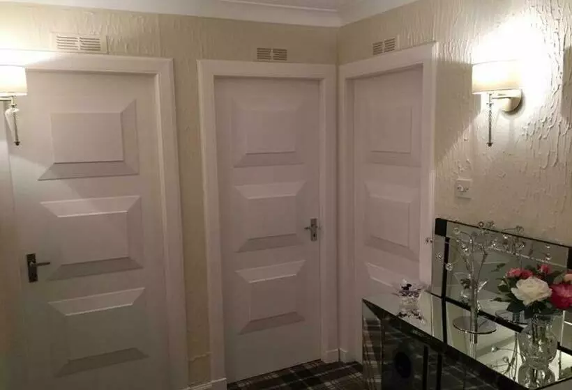 Majatalo Southfork Villa Guesthouse